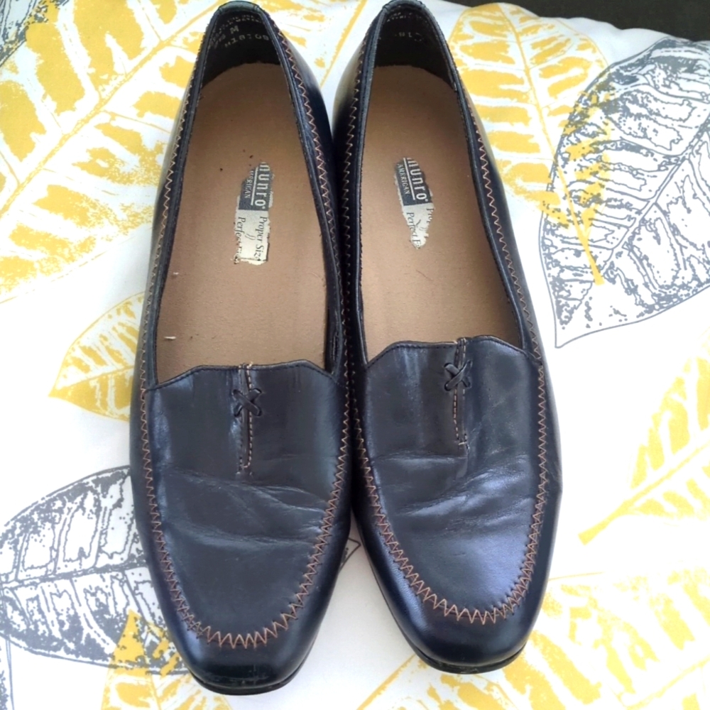 Munro Deep Blue size 7.5M